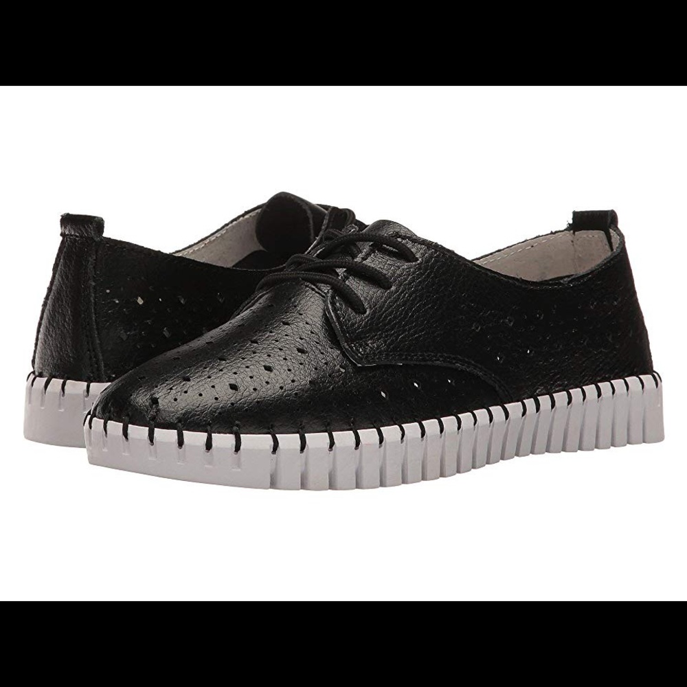 NWOT Bernie Mev TW36 Black Sporty Oxfords